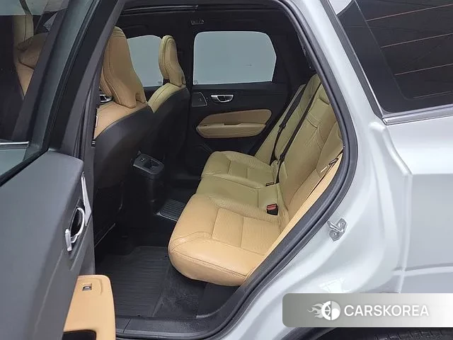 Volvo XC60 second Generation 2021 Белый из Кореи, фото 5