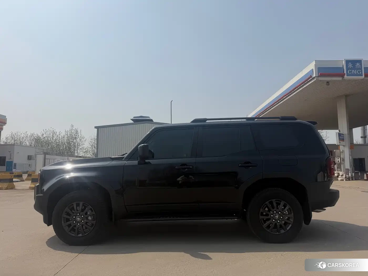 Toyota Land Cruiser 2025 Черный из Китая, фото 5