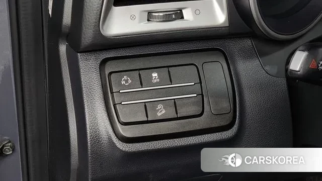 Ssangyong Tivoli Armor 2019 Серебристо-серый из Кореи, фото 5