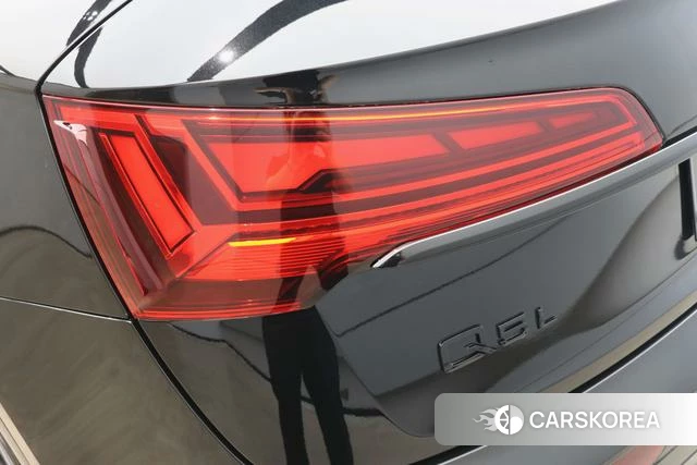 Audi Q5L 2024 Черный из Китая, фото 5