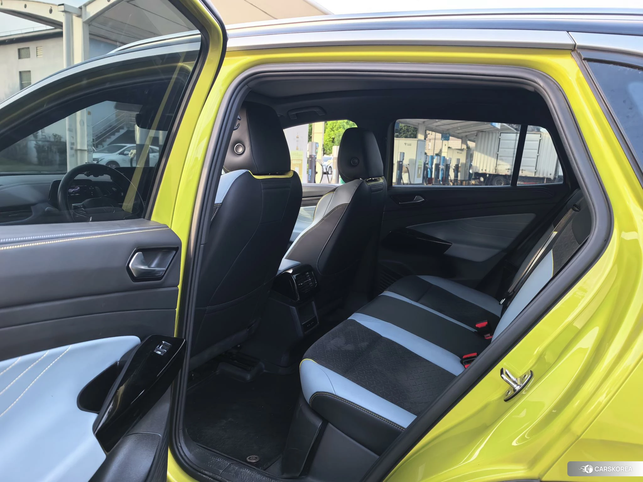 Volkswagen ID.4 X 2021 Желтый из Китая, фото 5