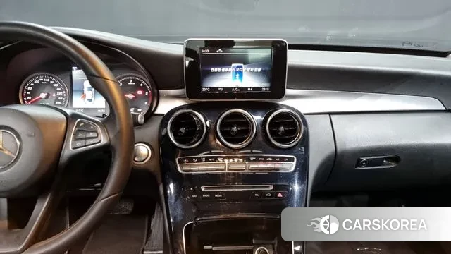 Mercedes-Benz C-Class W205 2018 Белый из Кореи, фото 5