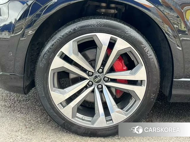 Audi Q8 2021 Черный из Китая, фото 5