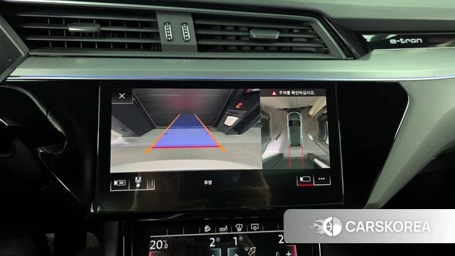 Audi e-Tron 2020 Белый из Кореи, фото 5