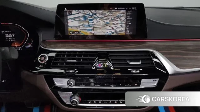 BMW 5 Series (G30) 2020 Белый из Кореи, фото 5