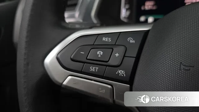 Volkswagen Tiguan second Generation 2024 Белый из Кореи, фото 5