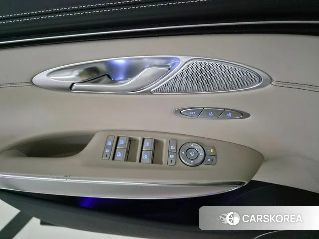 Genesis GV70 2023 Белый из Кореи, фото 5