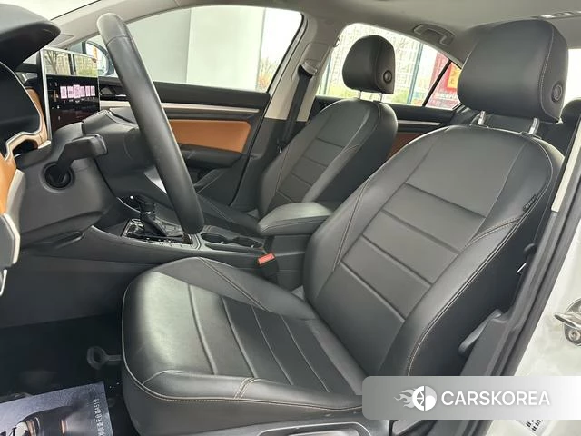 Volkswagen Bora 2023 Белый из Китая, фото 5