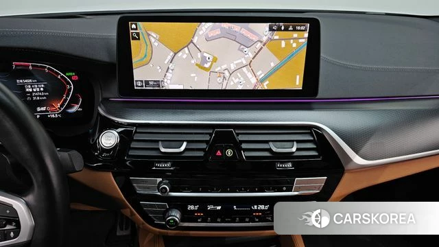 BMW 5 Series (G30) 2023 Белый из Кореи, фото 5