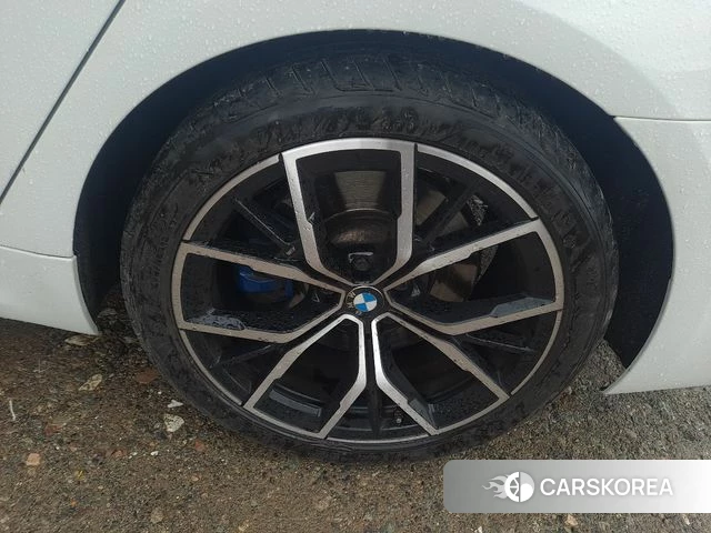BMW 5 Series (G30) 2023 Белый из Кореи, фото 5