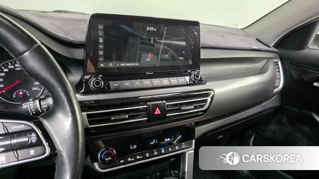 Kia Seltos 2022 Белый из Кореи, фото 5