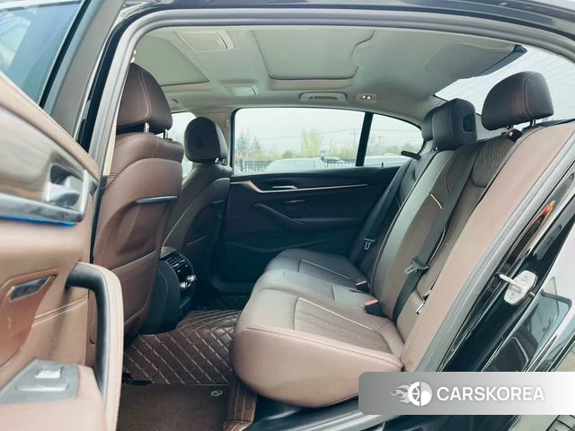BMW 5 series PHEV id 4210303 из Китая 5