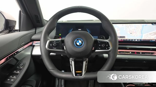 BMW 5 Series (G60) 2024 Черный из Кореи, фото 5