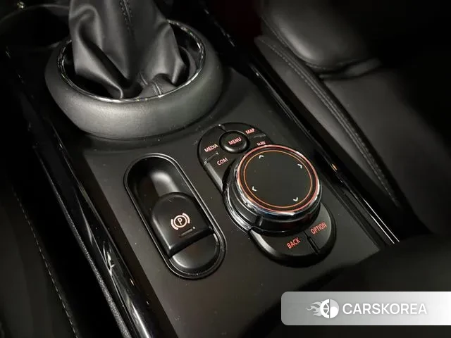 Mini Cooper Clubman 2019 Жемчужный цвет из Кореи, фото 5