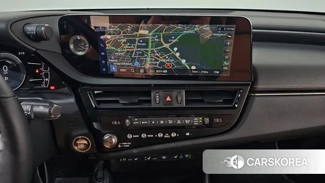 Lexus ES300h 7th generation 2024 Белый из Кореи, фото 5