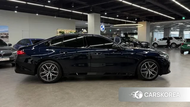 BMW 5 Series (G60) 2024 Черный из Кореи, фото 5