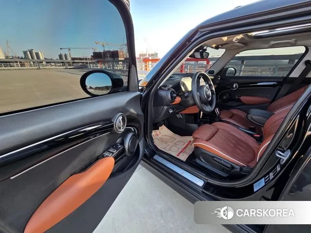 Mini Cooper S 2023 Черный из Кореи, фото 5