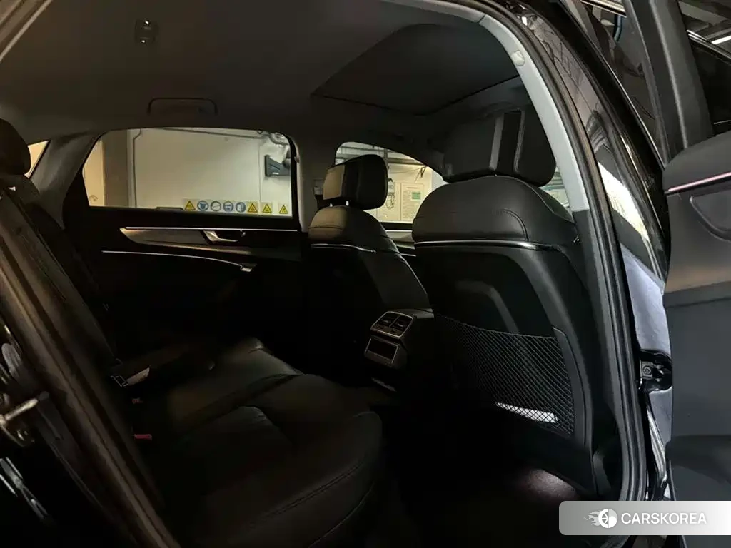 Audi A6L 2021 Черный из Китая, фото 5