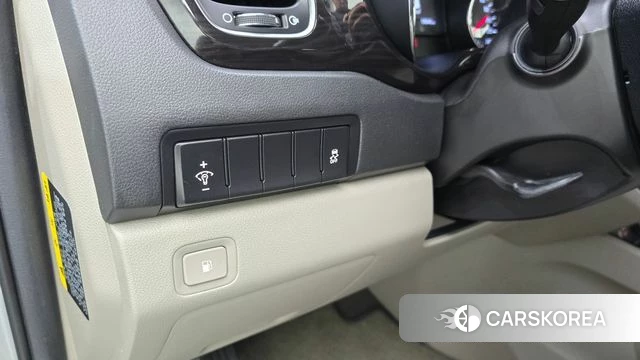 Kia The New Carnival 2018 Серебряный из Кореи, фото 5