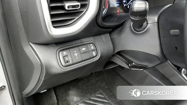 Hyundai Venue 2022 Серебристо-серый из Кореи, фото 5