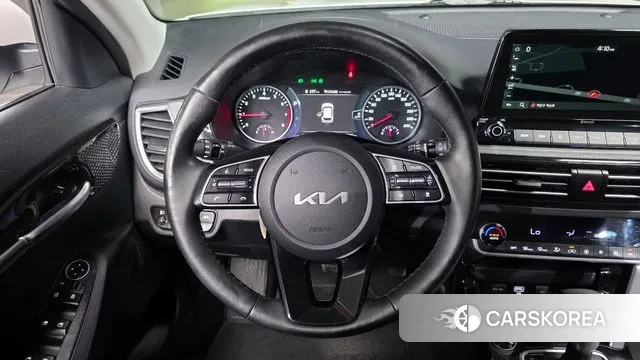 Kia Seltos 2022 Белый из Кореи, фото 5