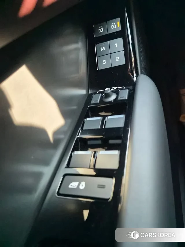 Land Rover Range Rover Velar 2024 Белый из Кореи, фото 5