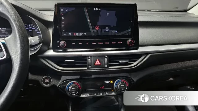 Kia The New K3 2nd generation 2021 Белый из Кореи, фото 5