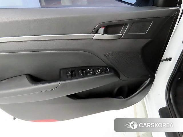 Hyundai Avante AD 2018 Белый из Кореи, фото 5