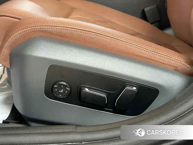 BMW 5 Series (G60) 2024 Серый из Кореи, фото 5