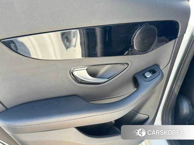 Mercedes-Benz C-Class W205 2018 Белый из Кореи, фото 5