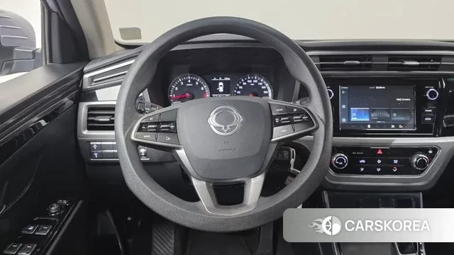 Ssangyong Beautiful Korando 2023 Светло-серебряный цвет из Кореи, фото 5