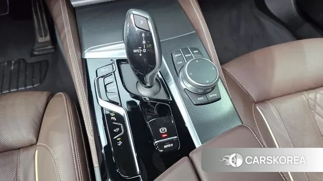 BMW 6 Series GT (G32) 2023 Белый из Кореи, фото 5