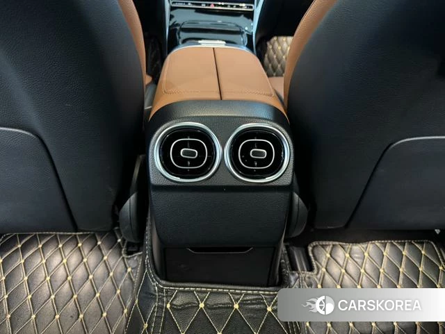 Mercedes-Benz Class C 2023 Белый из Китая, фото 5