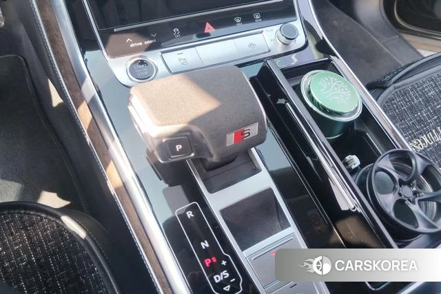 Audi Q7 2025 Черный из Китая, фото 5