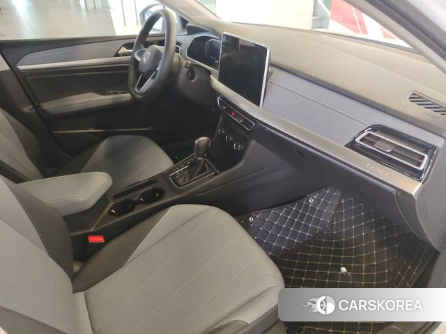 Volkswagen Lavida 2024 Белый из Китая, фото 5
