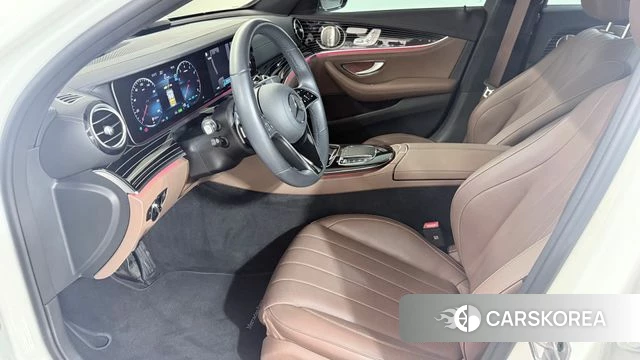 Mercedes-Benz E-Class W213 2023 Белый из Кореи, фото 5