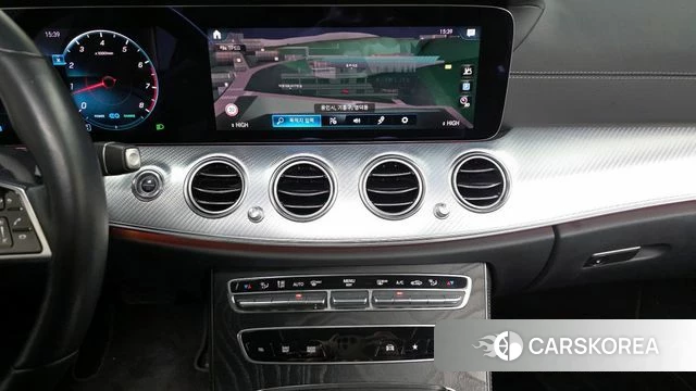 Mercedes-Benz E-Class W213 2021 Белый из Кореи, фото 5