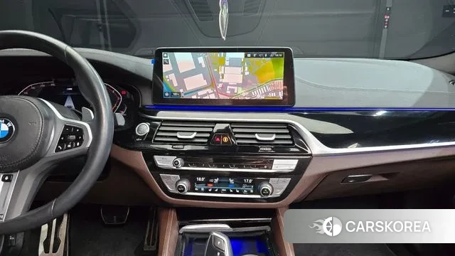 BMW 5 Series (G30) 2023 Белый из Кореи, фото 5