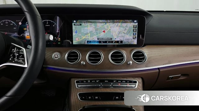 Mercedes-Benz E-Class W213 2023 Белый из Кореи, фото 5