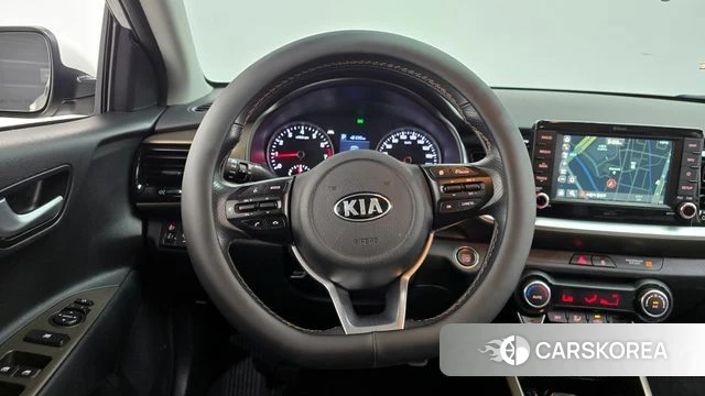 Kia Stonic 2018 Белый из Кореи, фото 5