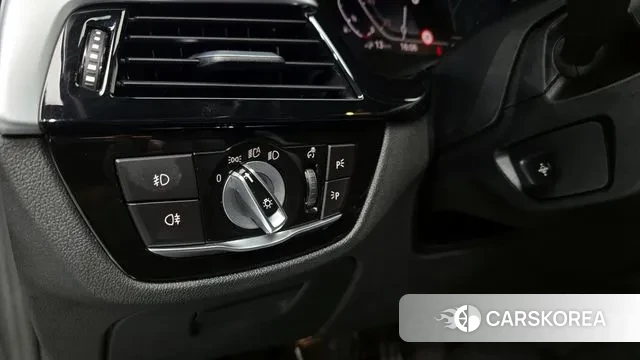 BMW 5 Series (G30) 2020 Синий из Кореи, фото 5