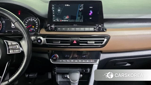 Kia Seltos 2022 Белый из Кореи, фото 5