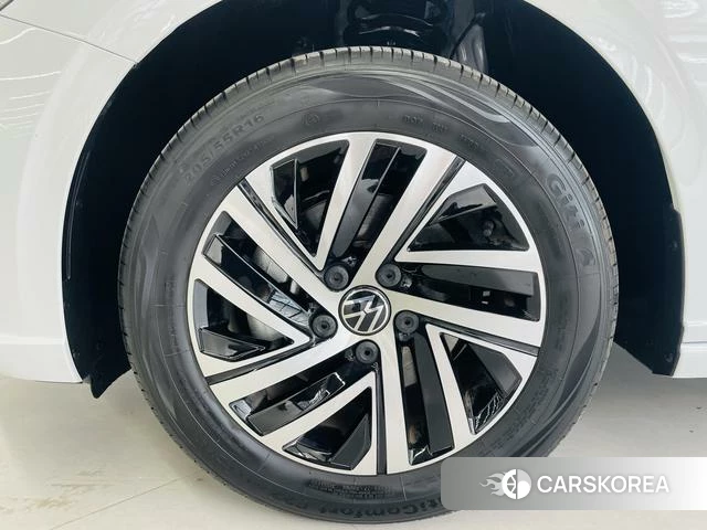 Volkswagen Lavida 2025 Белый из Китая, фото 5