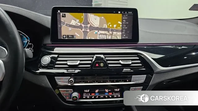 BMW 5 Series (G30) 2022 Белый из Кореи, фото 5