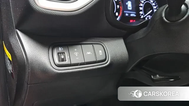 Hyundai Venue 2019 Красный из Кореи, фото 5