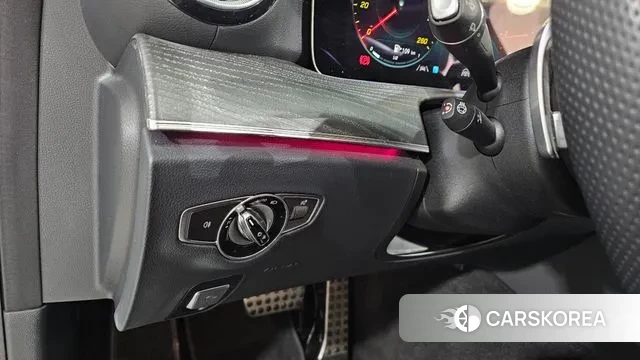 Mercedes-Benz E-Class W213 2022 Белый из Кореи, фото 5