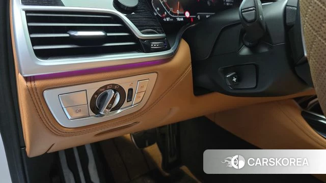 BMW 7 Series (G11) 2021 Белый из Кореи, фото 5