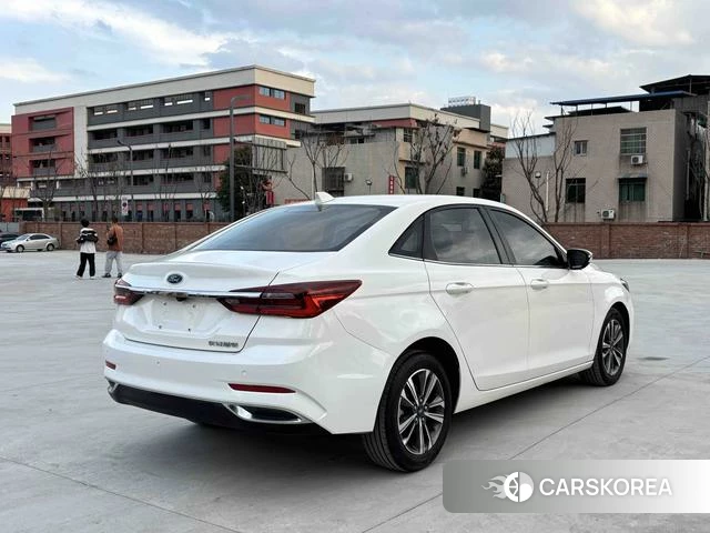 Ford Forrest 2021 Белый из Китая, фото 5