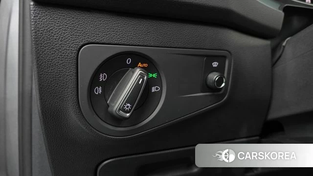 Volkswagen Tiguan Allspace 2020 Серебристо-серый из Кореи, фото 5