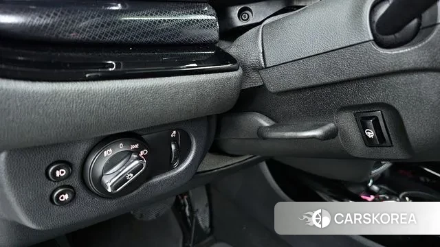 Mini Cooper Clubman 2023 Белый из Кореи, фото 5